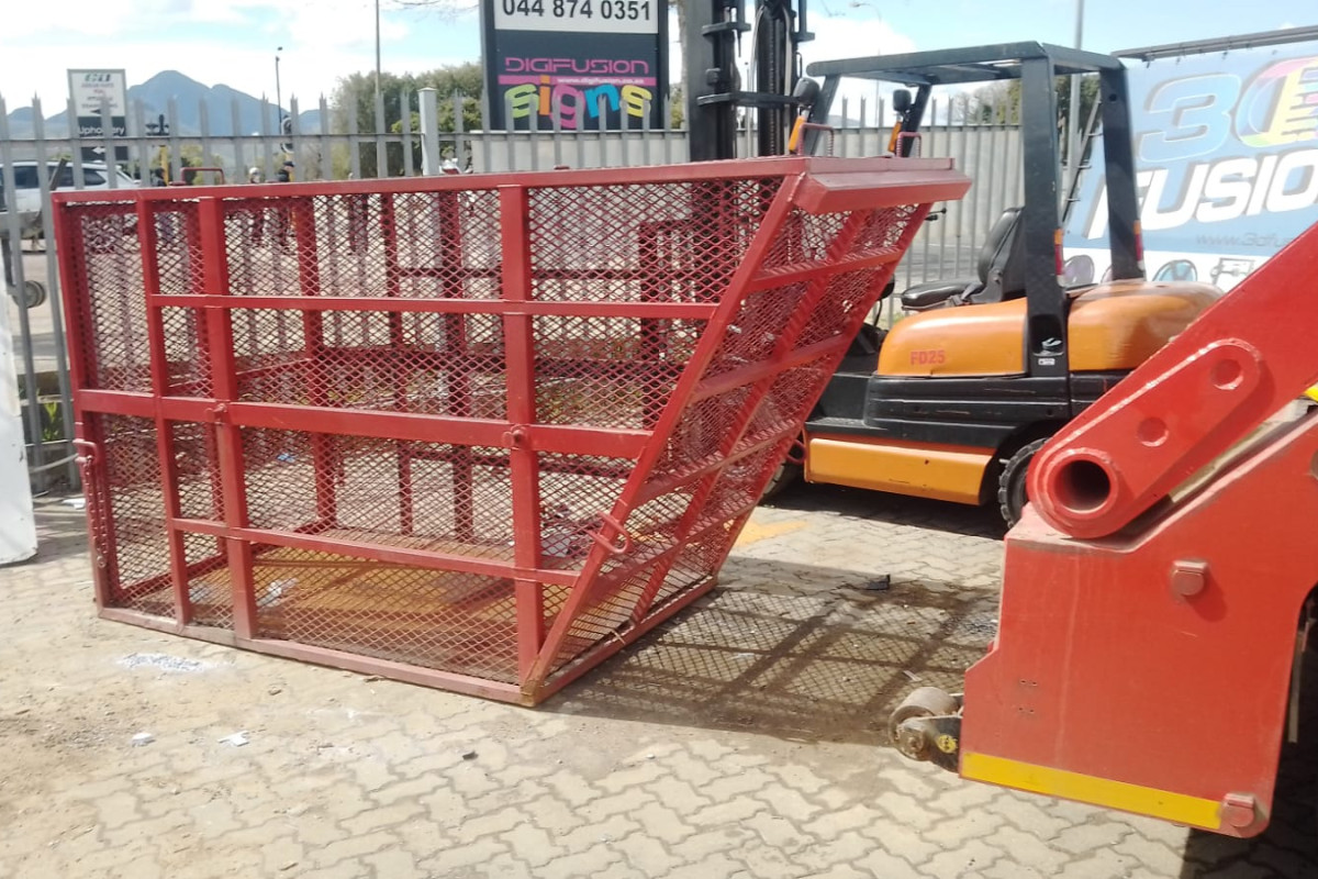 AM Skips (Pty) Ltd - Recycle Cage